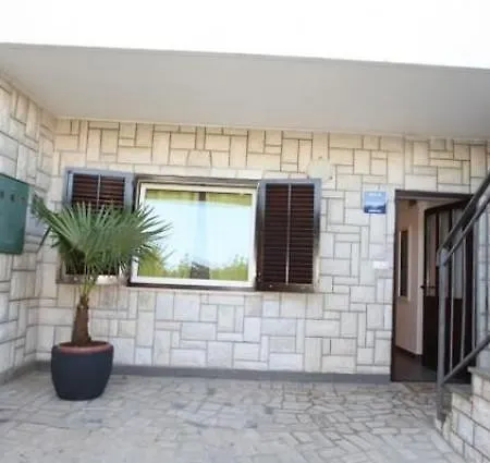 Poropat Apartment *